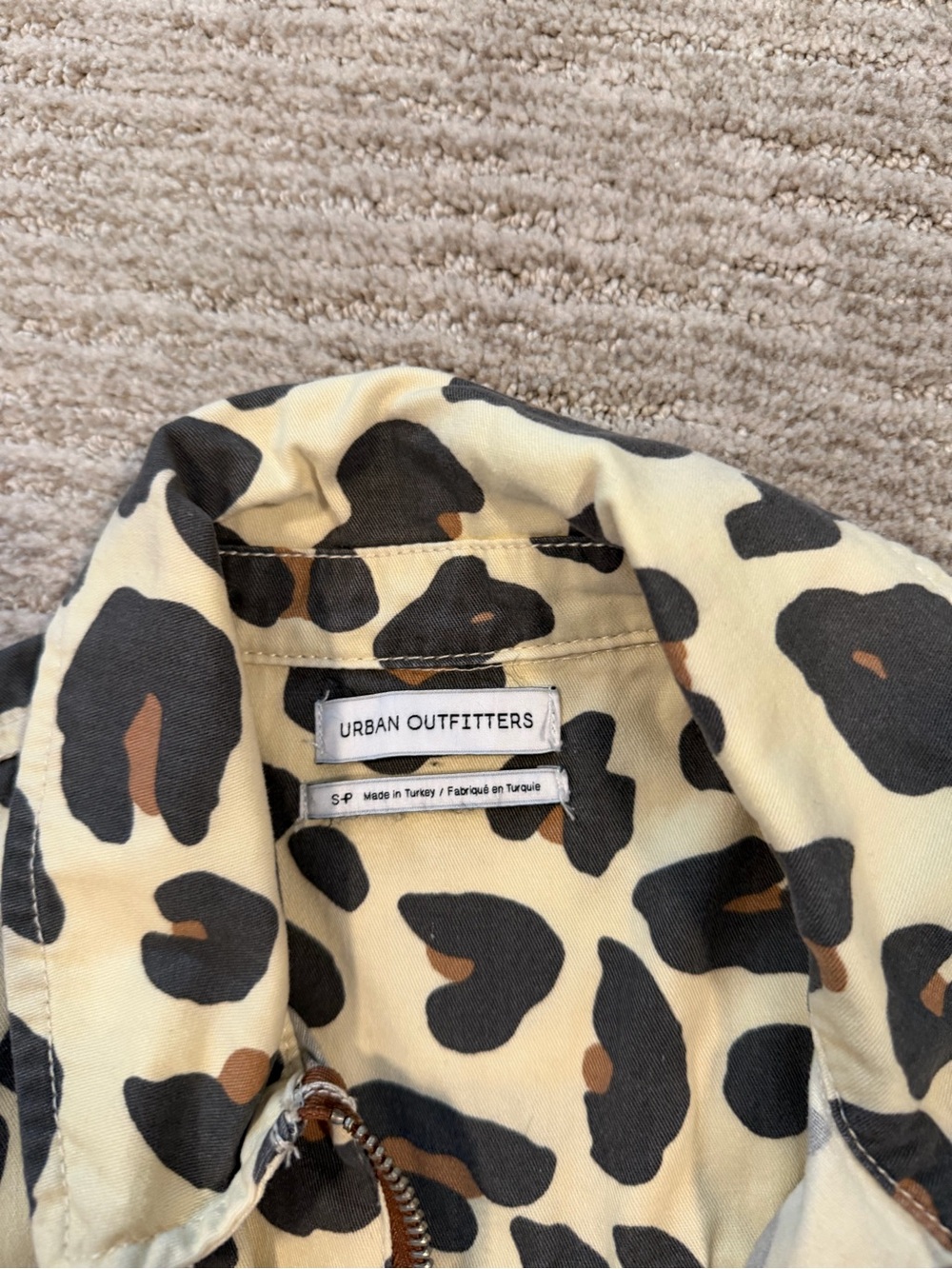 Urban Outfitters, size small - Picture 2 of 2